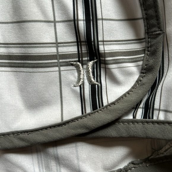 Set of 2 Beach Shorts - Hurley and Australian Brand - Size Small - Picture 8 of 8